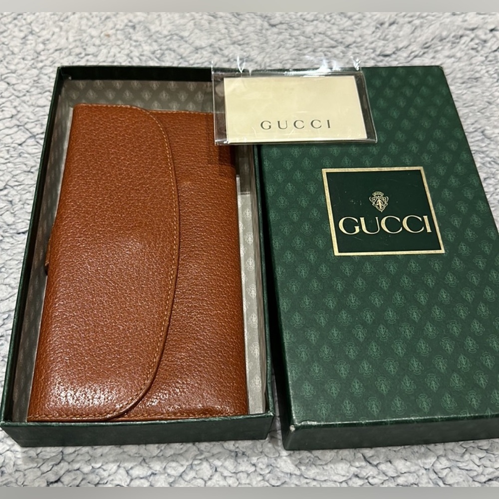 Vintage Gucci wallet with checkbook holder - Picture 2 of 9
